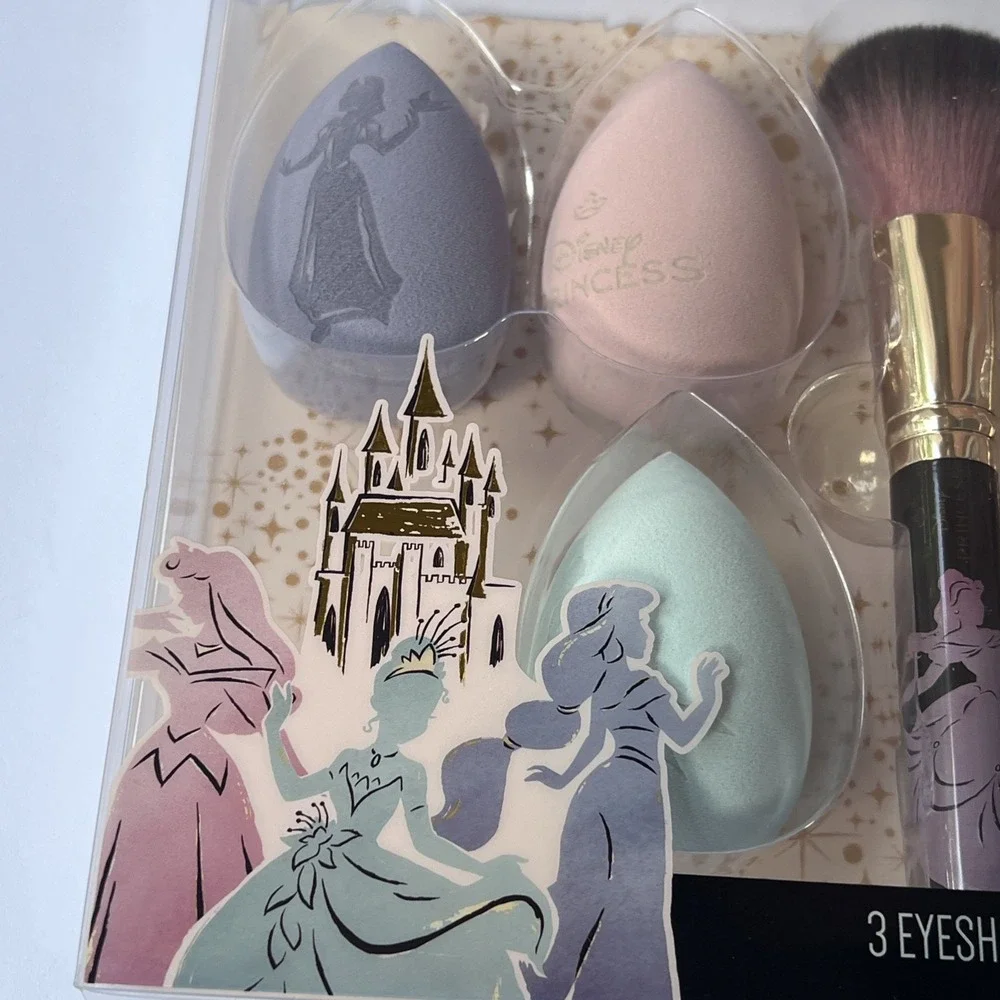 Disney Princess Make-Up Brush Set 3 Eye Shadow 2 Face 3 Sponge Cosmetics NEW